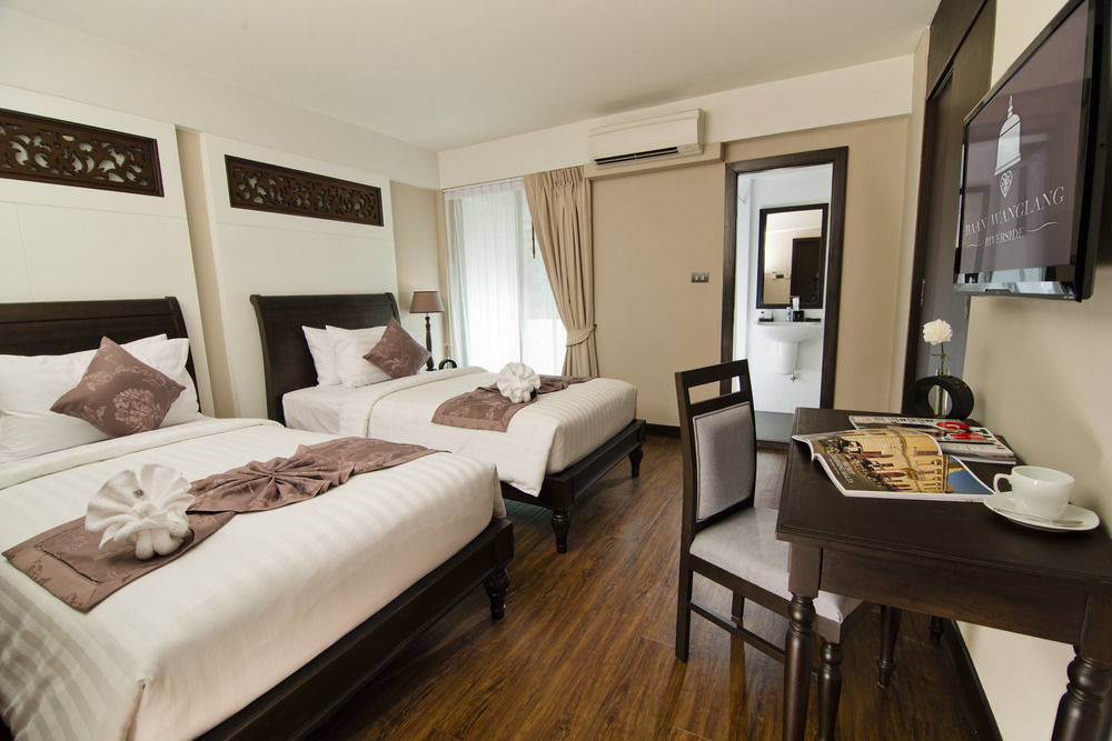 Baan Wanglang Riverside, Hotel