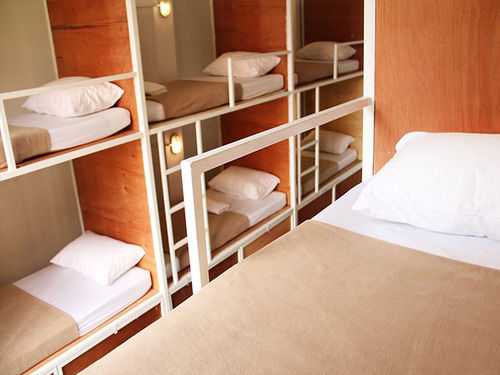 Warm White Hostal