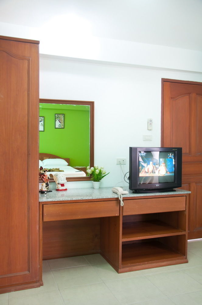 Motel Golden House @ On-nut Station