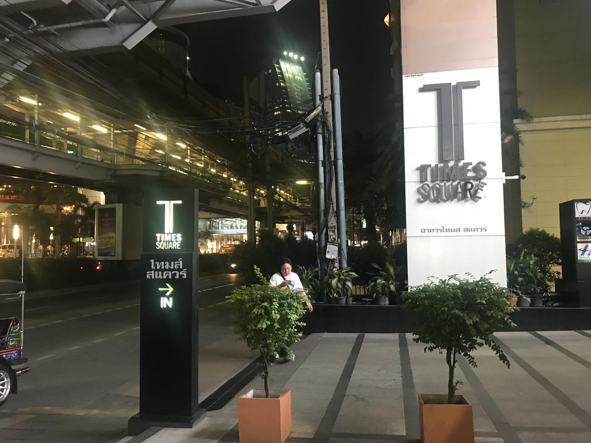 Twin Peaks Sukhumvit Apartment