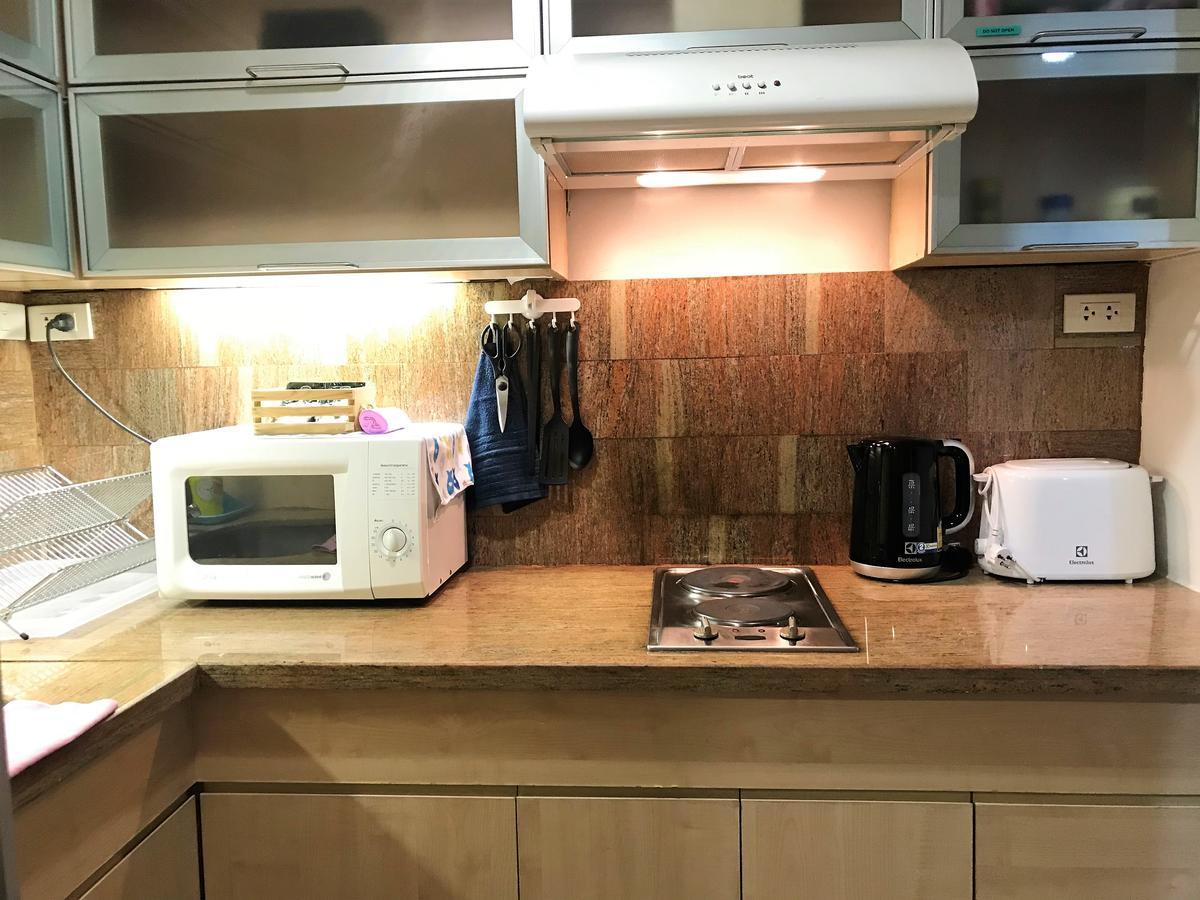 Twin Peaks Sukhumvit Apartment *