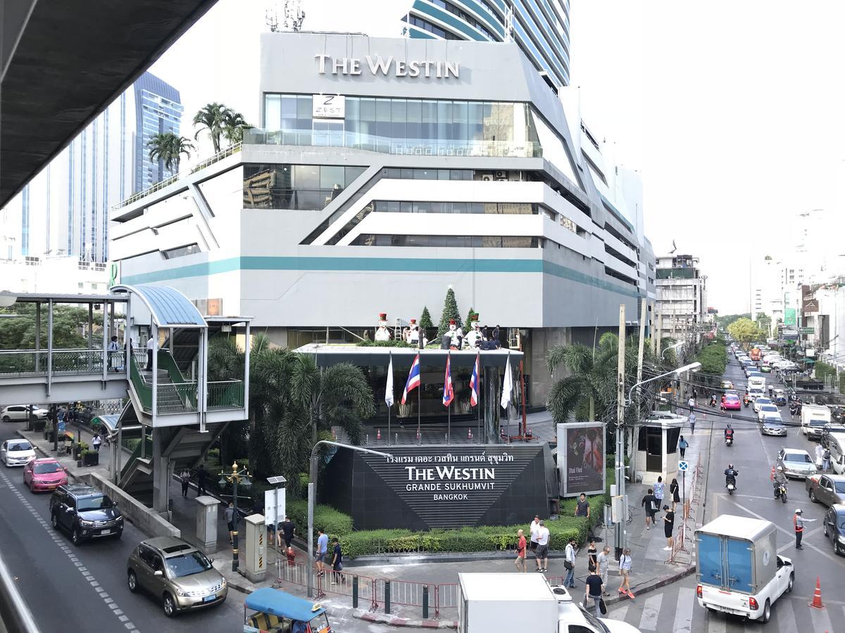 Twin Peaks Sukhumvit Apartment *