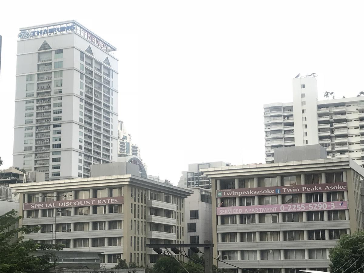 Twin Peaks Sukhumvit Apartment *