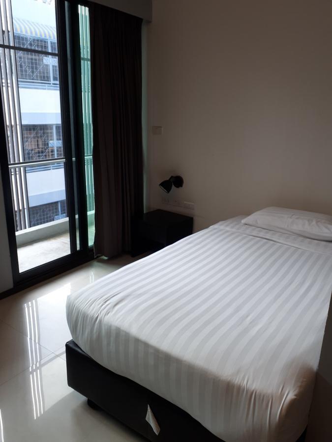 At One Hualampong Hotel 3*