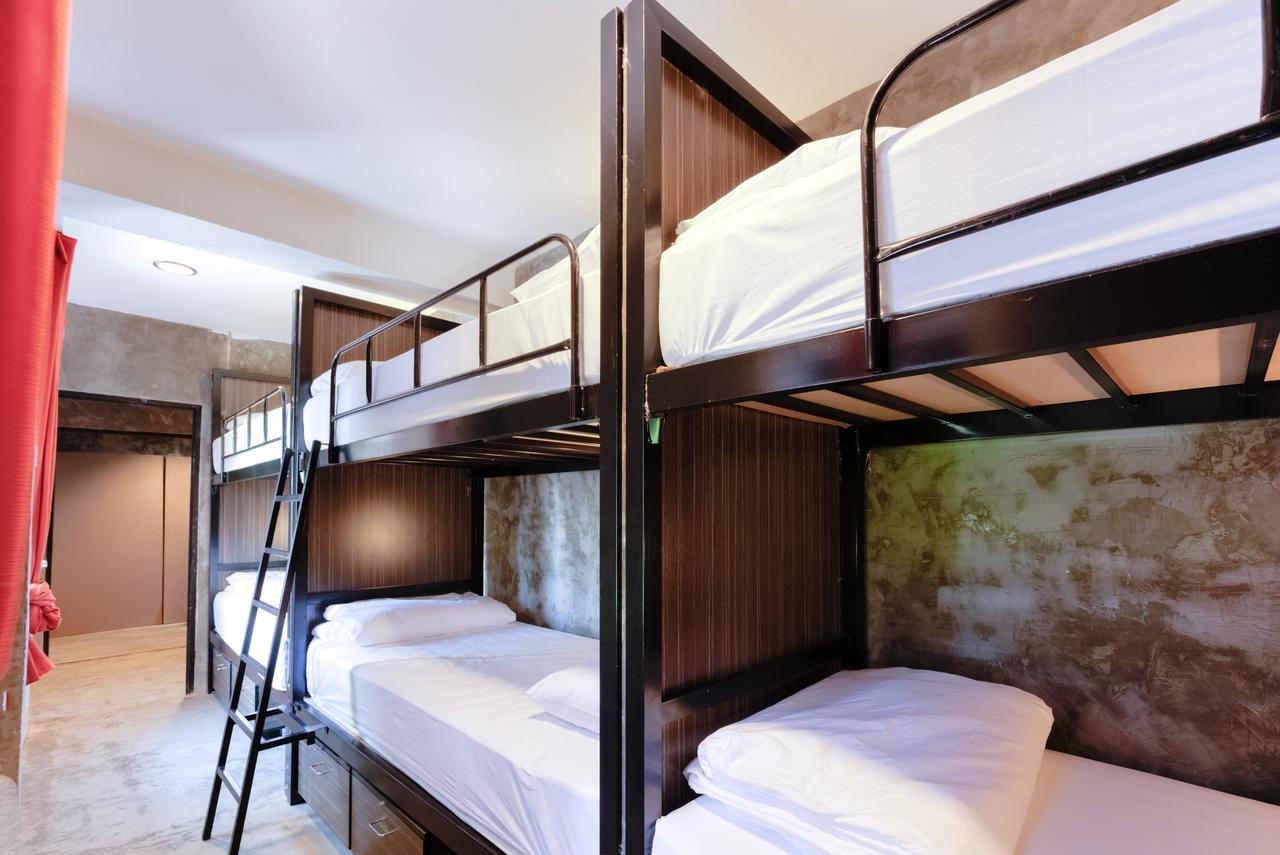 Hostal Revolution Asoke *