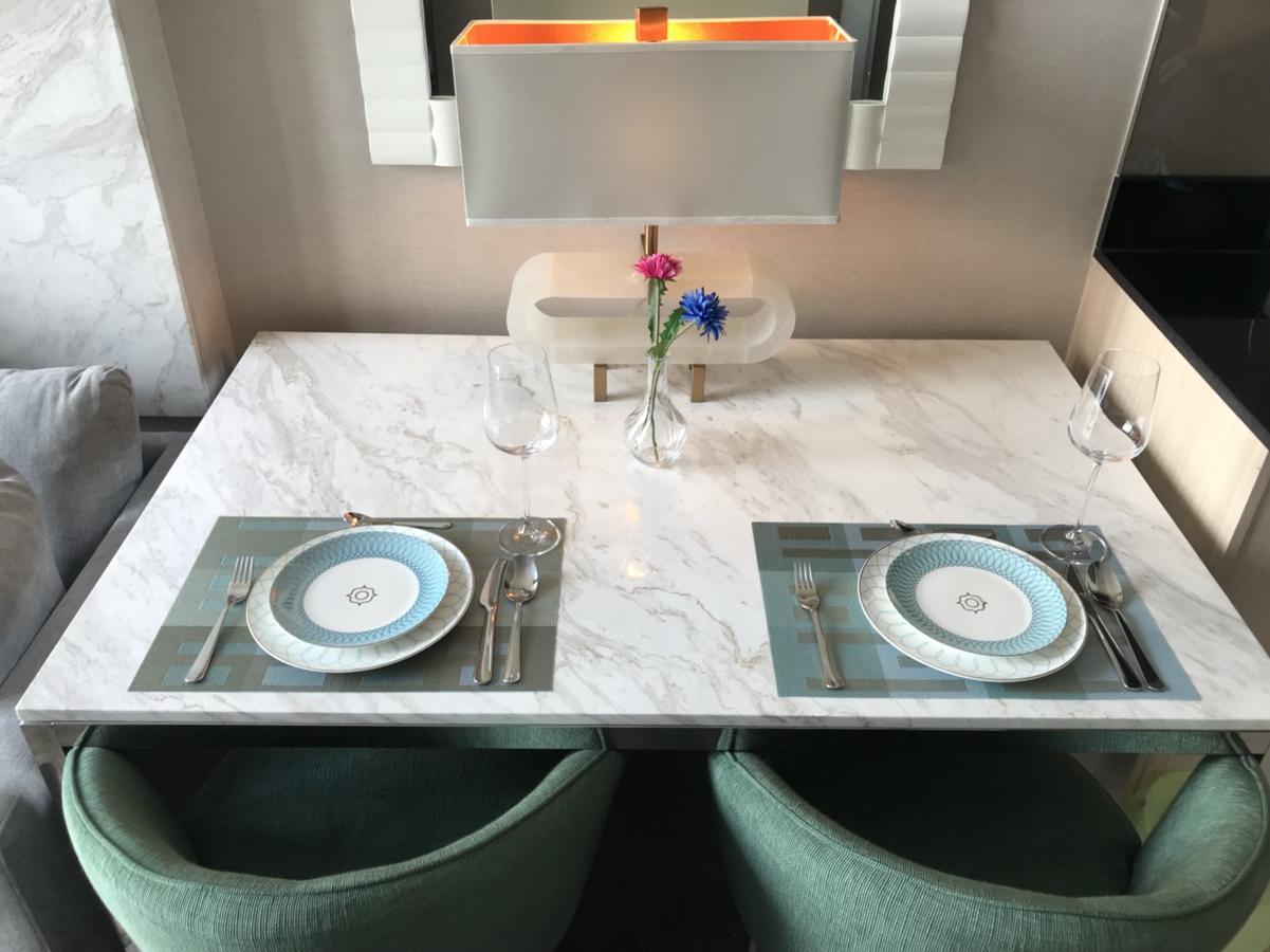 Edge Sukhumvit 23 Apartment *