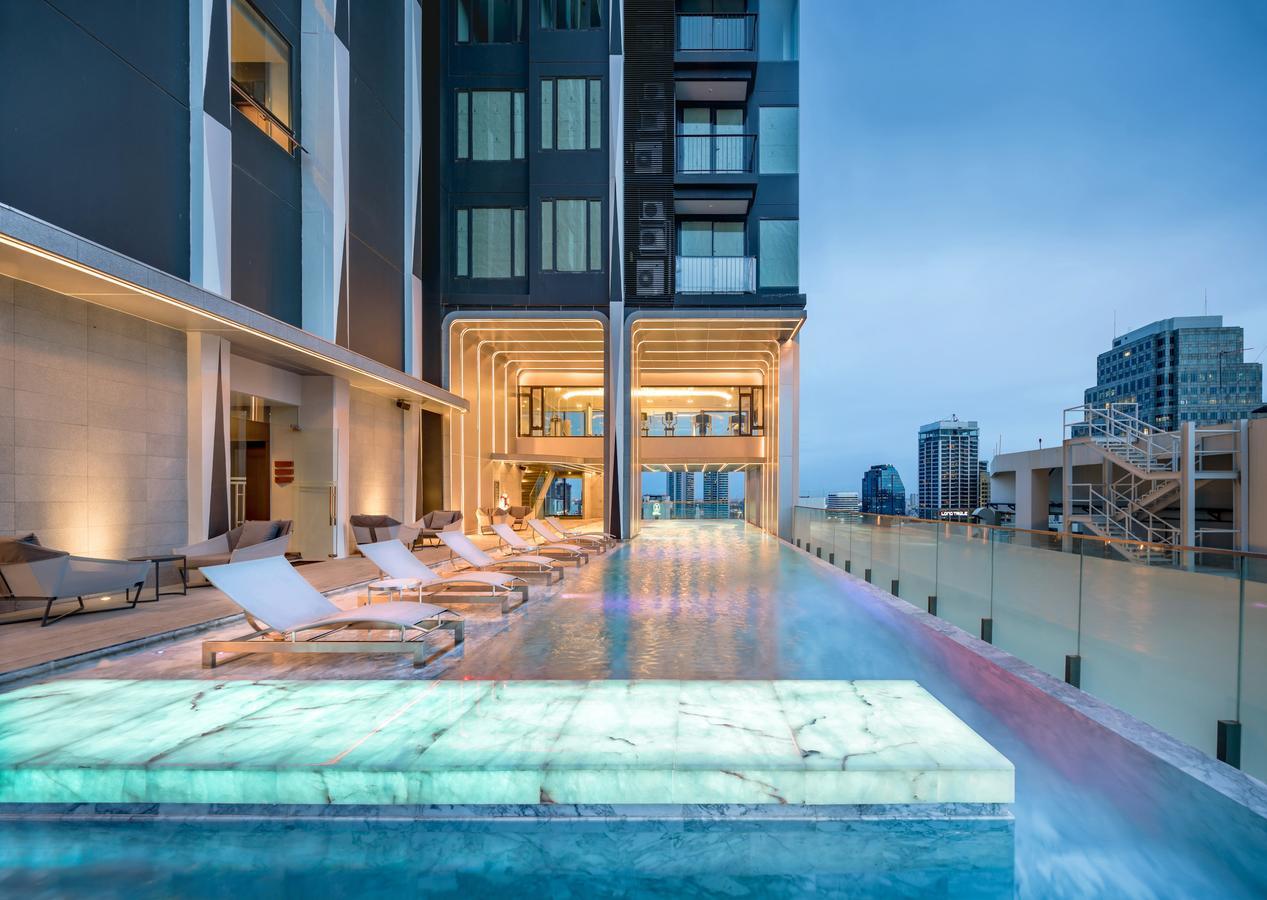 Edge Sukhumvit 23 Apartment