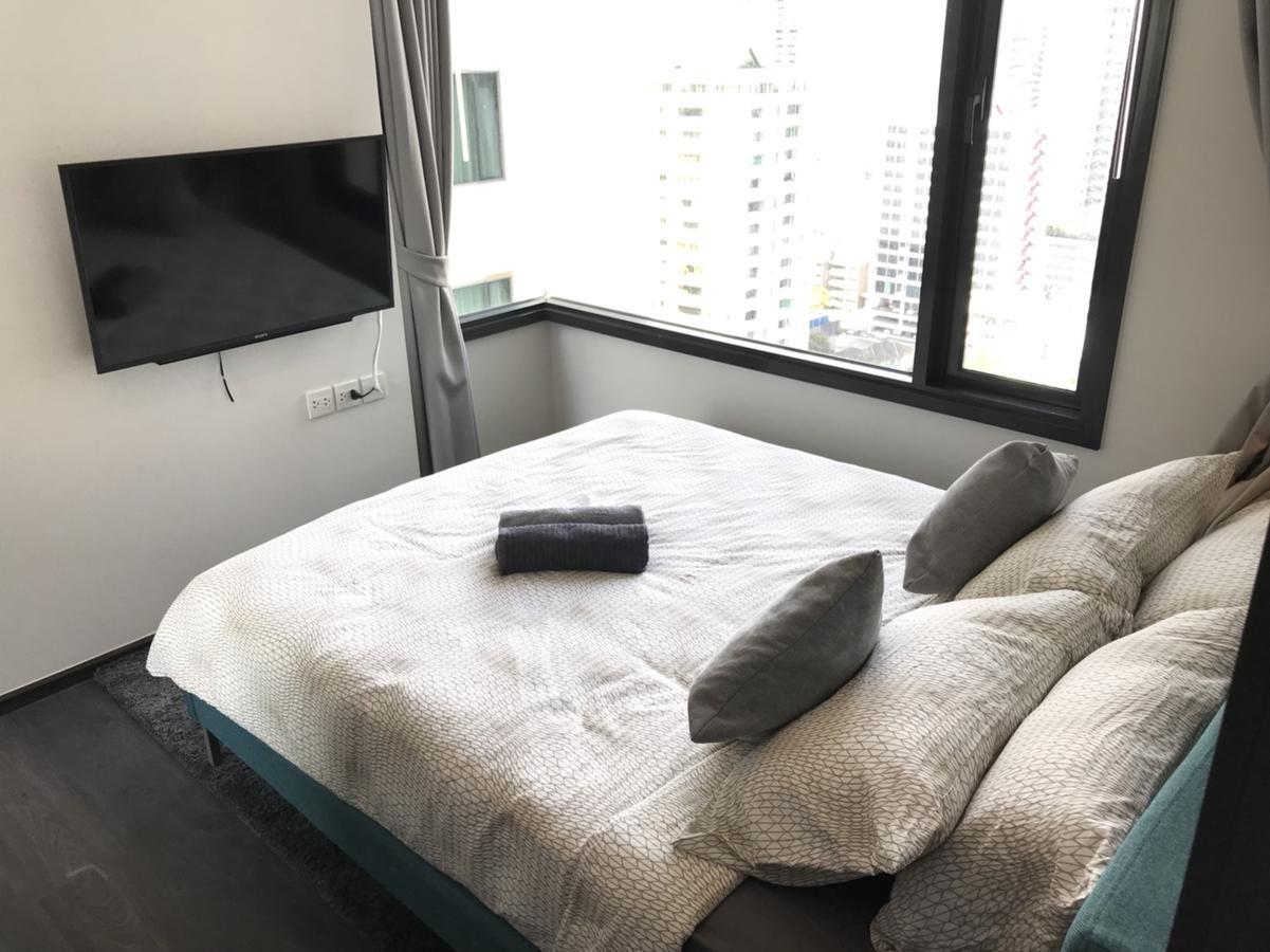 Edge Sukhumvit 23 *