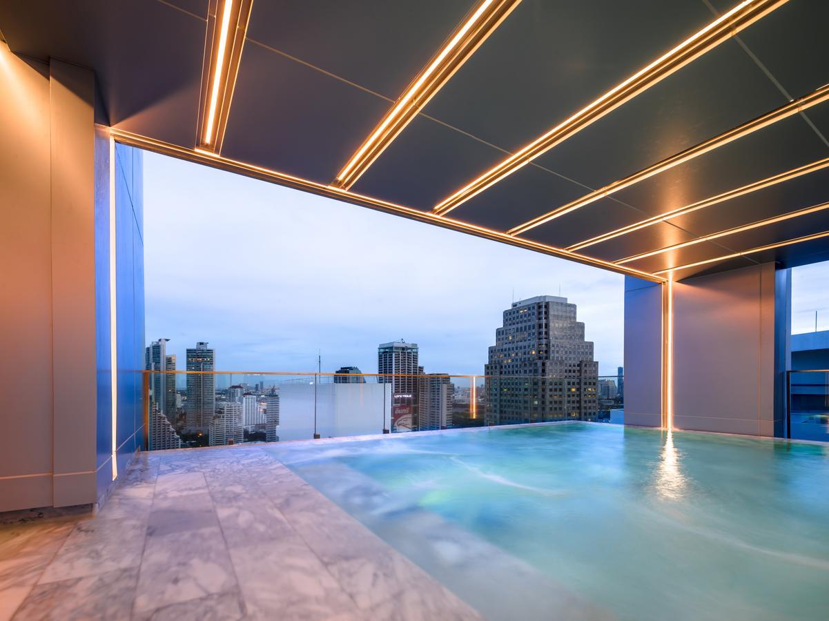 Edge Sukhumvit 23 *