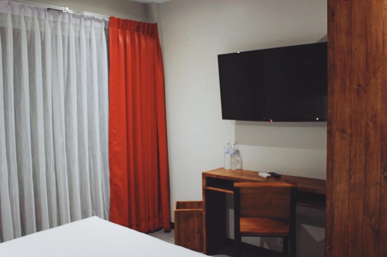 Henry's & Gastropub Hotel 3*