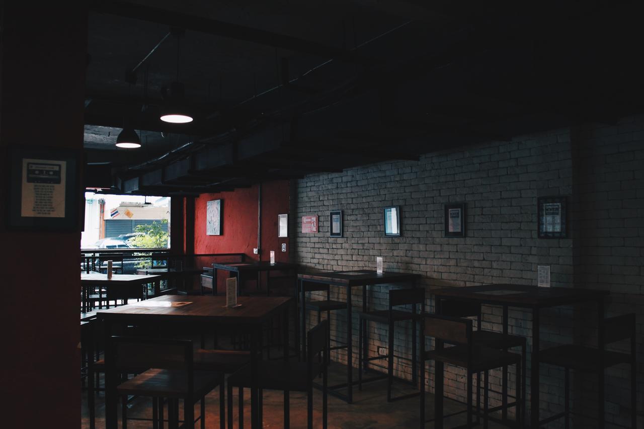 Henry's & Gastropub 3*