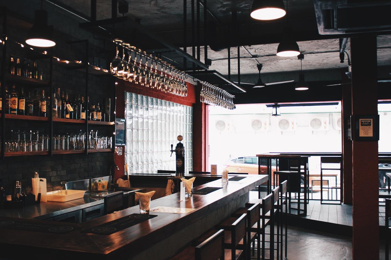 Henry's & Gastropub 3*