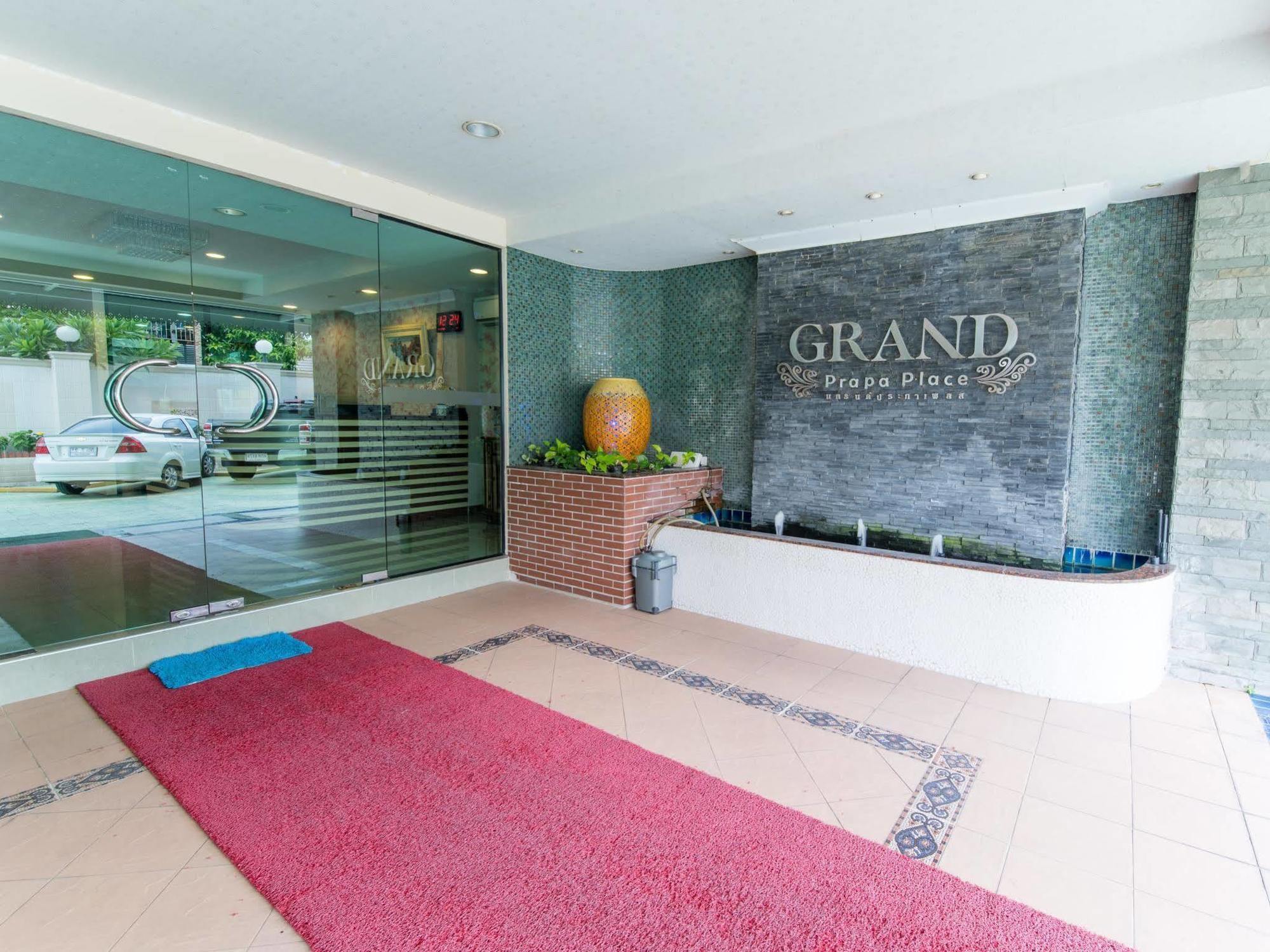 Herberg Grand Prapa Place