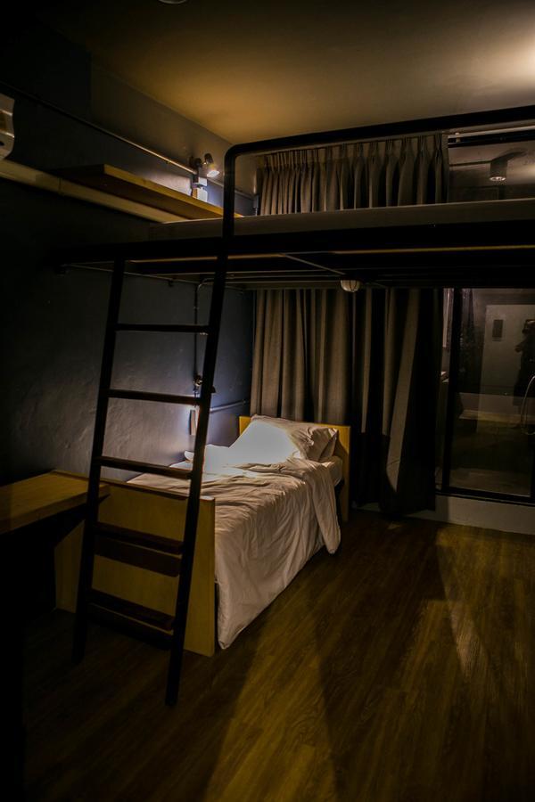 Silom Space Hostel *