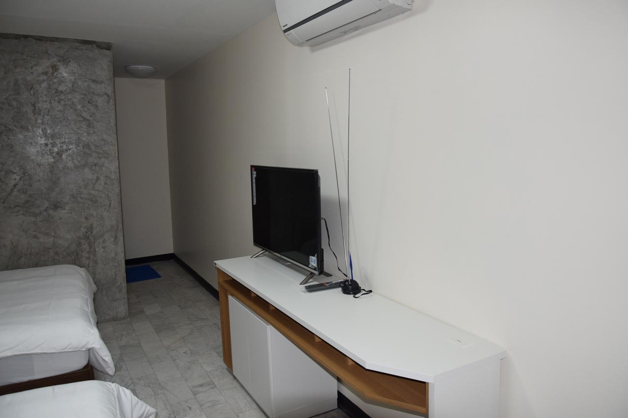 Like Hostel *