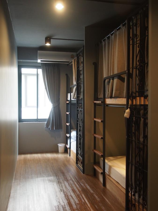 Hostel Silom Space *