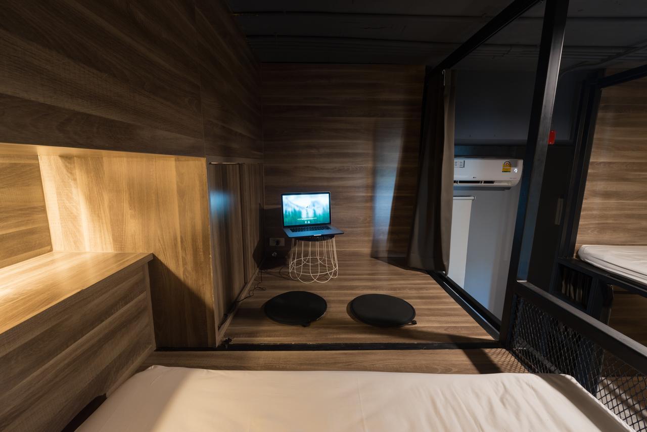 Yor Yak Capsule hotel 2*