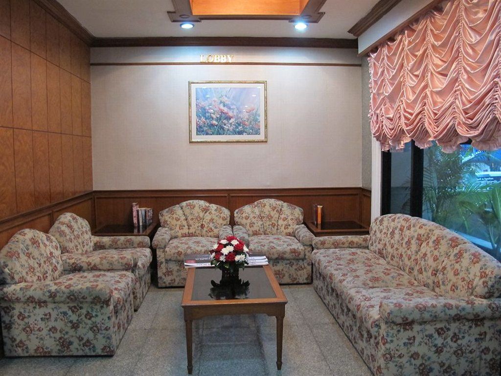 The Promenade Hotel