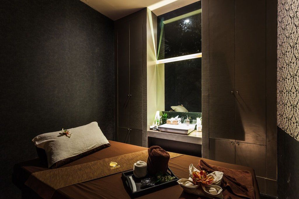 Grand 5 & Plaza Sukhumvit Hotel