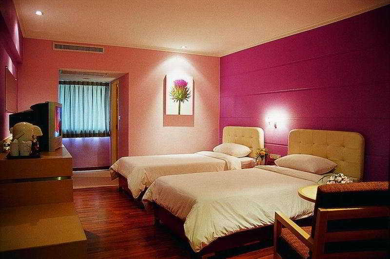 S.d. Avenue 4*