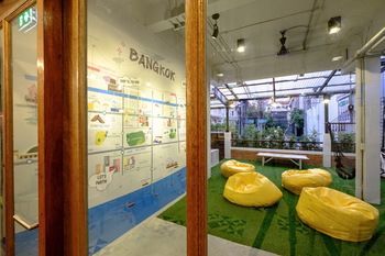 Liveitup By D Varee Hostel Bangkok