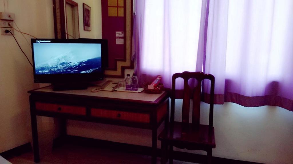 Sawasdee Khaosan *