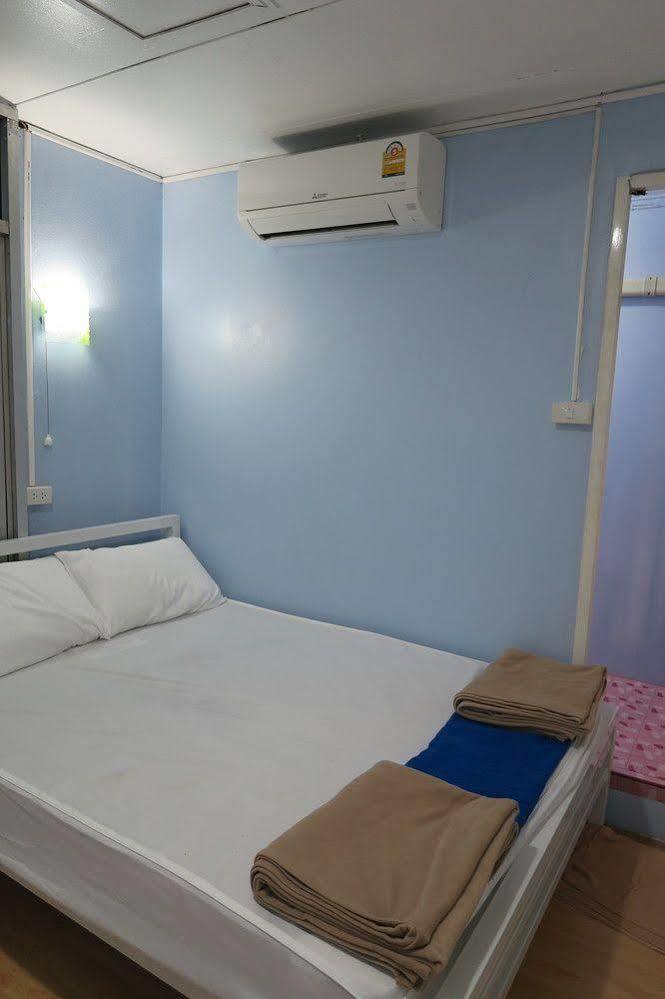 Hostel Red Lips
