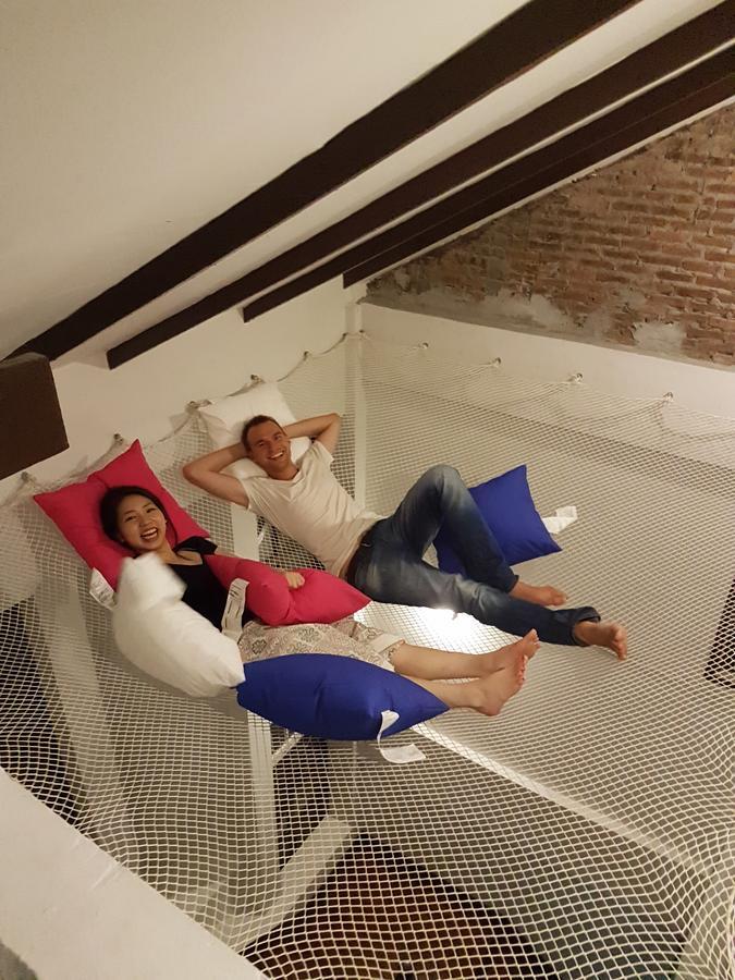 Liveitup By D Varee Hostel Bangkok