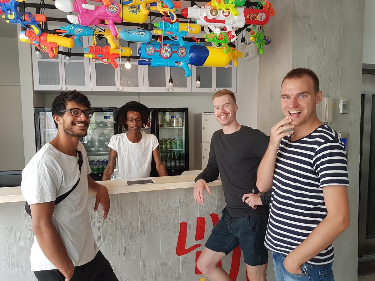 Liveitup By D Varee Hostel Bangkok