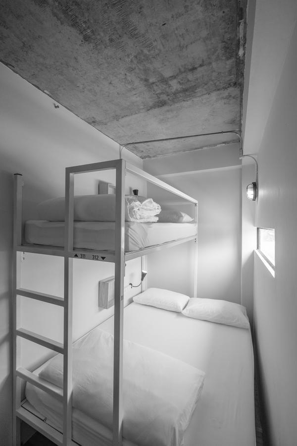 Liveitup By D Varee Hostel