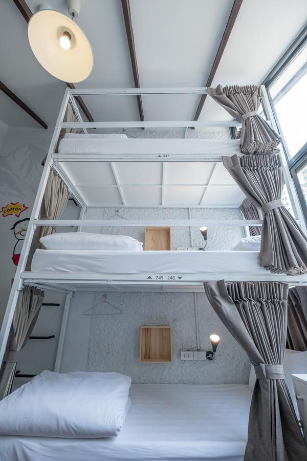 Liveitup By D Varee Hostel