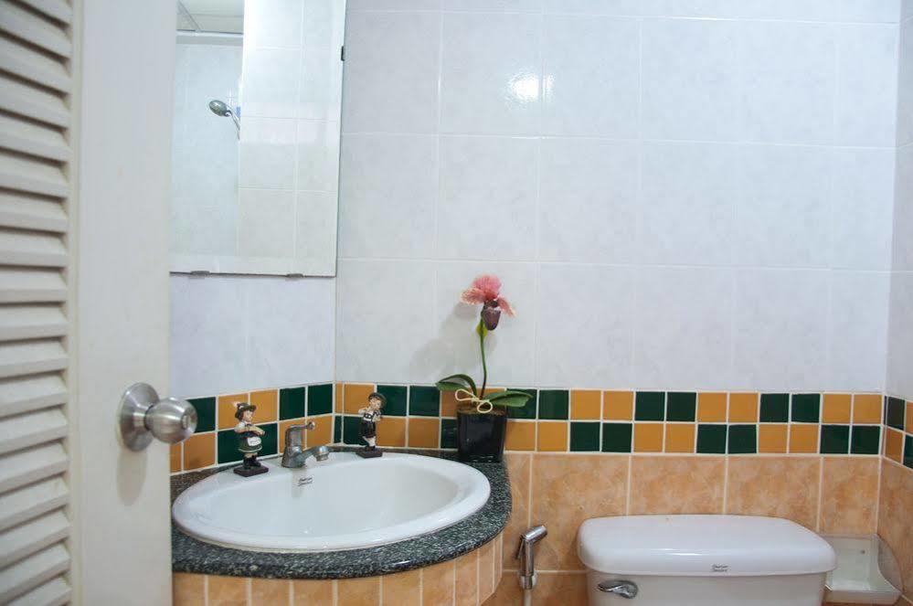 Motel Golden House @ On-nut Station 2*