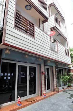 Khách sạn Base 2*
