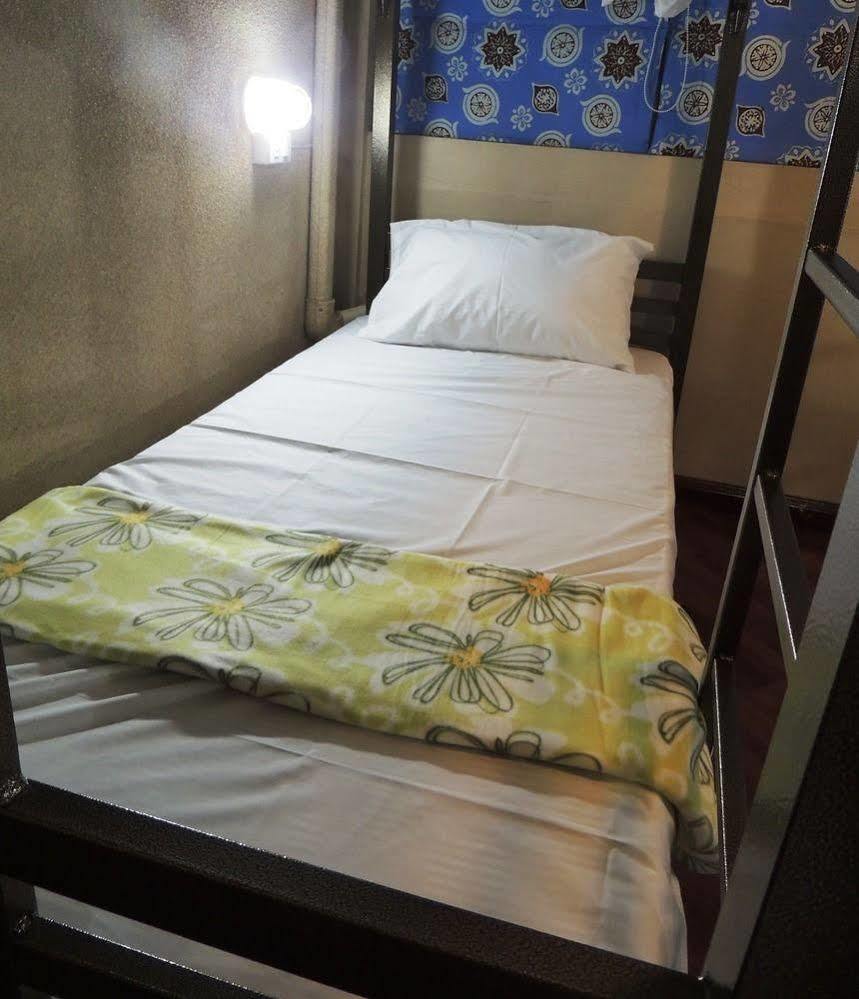 Hostal Victory Park *