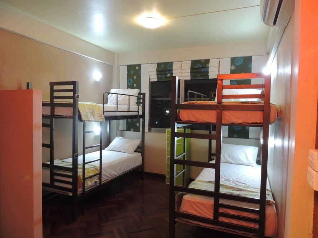 Hostal Victory Park *