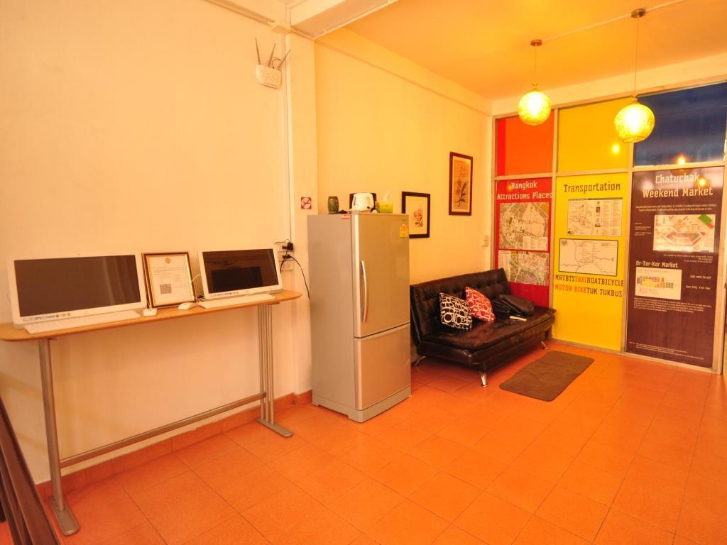 Baan Chatuchak Hostel