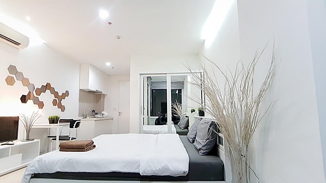 The Mirror Shine Studio Apartment Bangkok