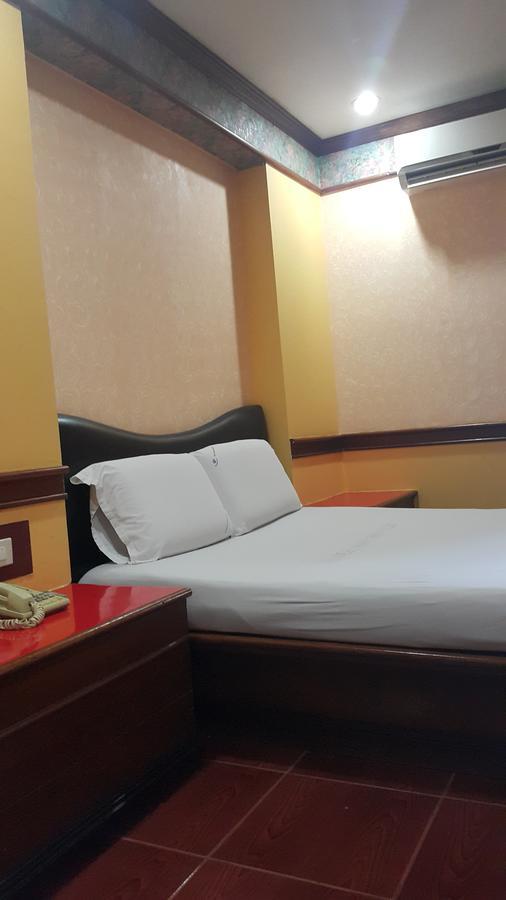 West Wing Mansion Apartahotel *