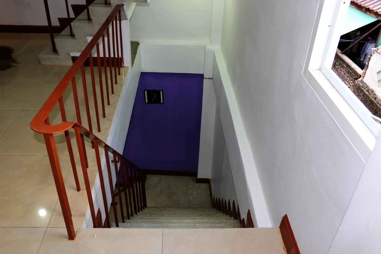Base (adults Only) Hostel *