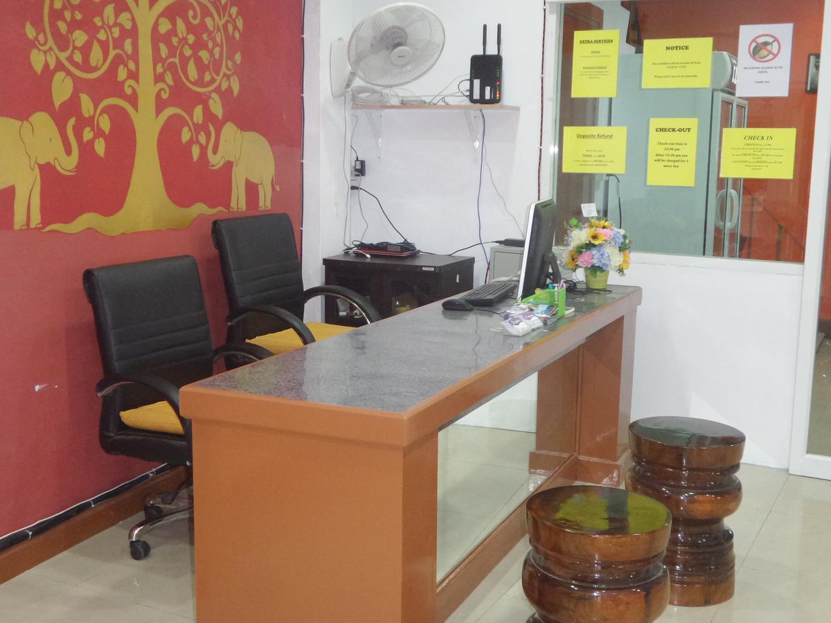 Base (adults Only) Hostel *