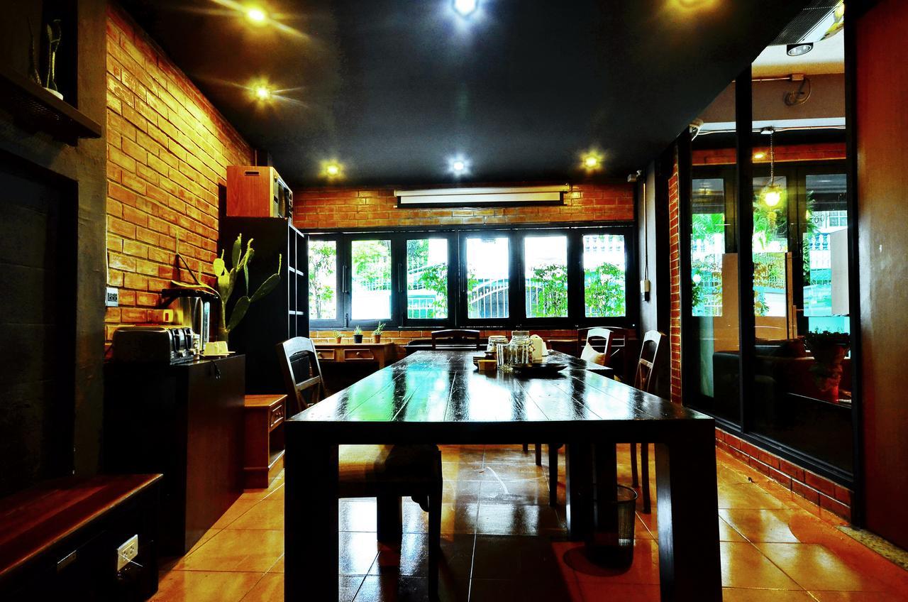 Hoot & Ratchada Hotel kapsul Bangkok