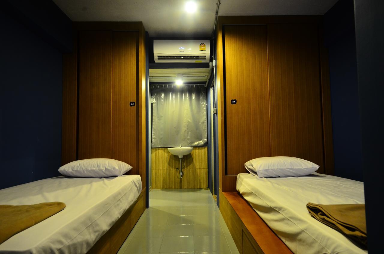 Hotel kapsul Hoot & Ratchada