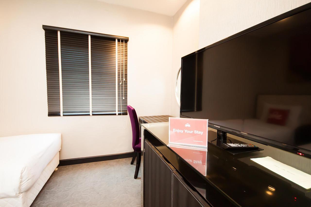 Zen Premium Sukhumvit 33 Hotel