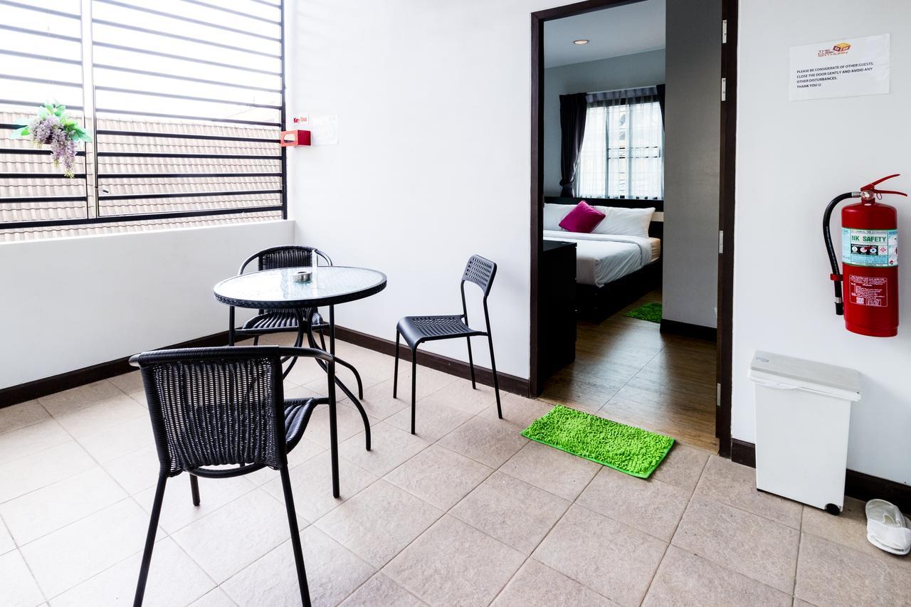 The Cube Sathorn Boutique เดอะ คิวบ์ สาทร บูติค โฮเทล Near Bts Surasak Bangkok
