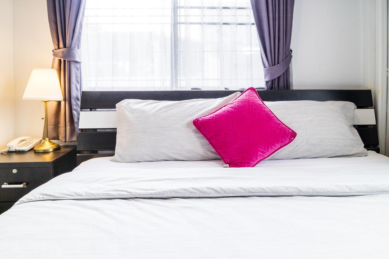 The Cube Sathorn Boutique เดอะ คิวบ์ สาทร บูติค โฮเทล Near Bts Surasak Bed & Breakfast Bangkok