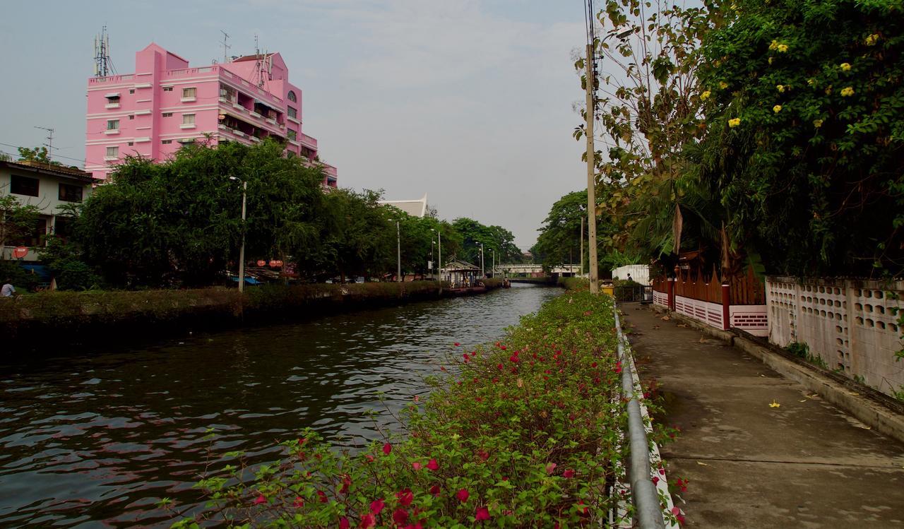 Studio 12 Floor Close To Mrt In Hua Mak Bangkok