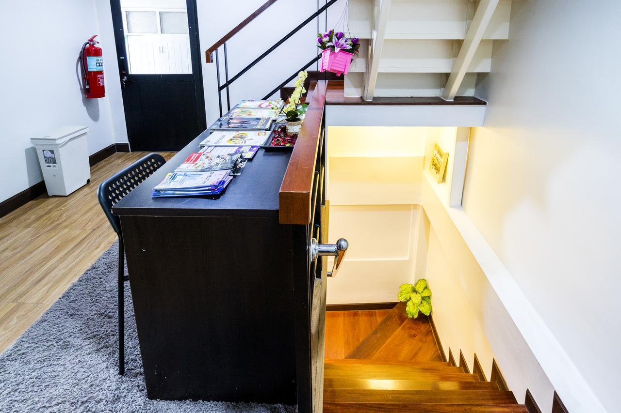 Bed & Breakfast The Cube Sathorn Boutique เดอะ คิวบ์ สาทร บูติค โฮเทล Near Bts Surasak