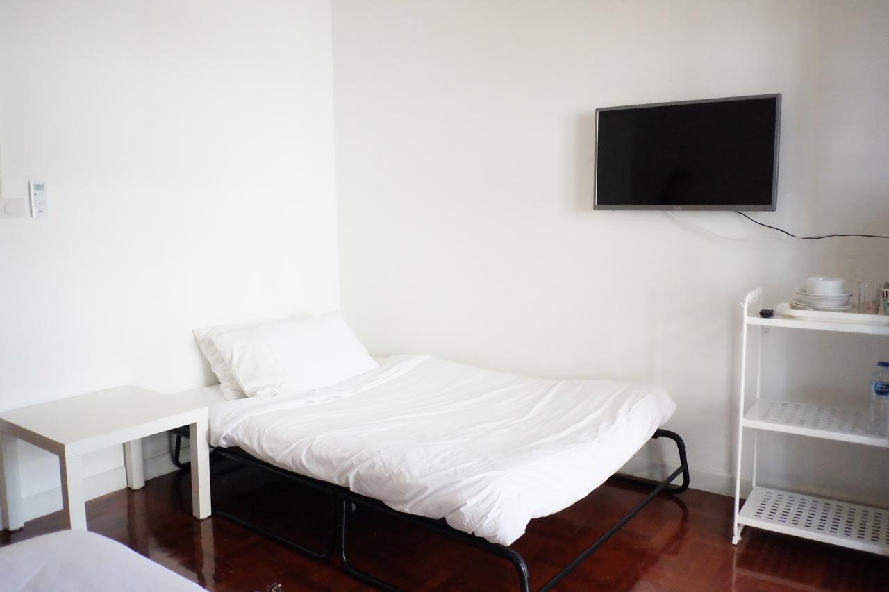 Apartment 12/14 *