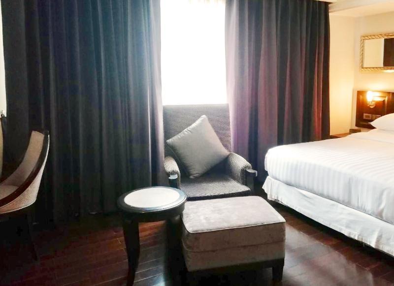 Gulliver's Tavern Hotel Bangkok