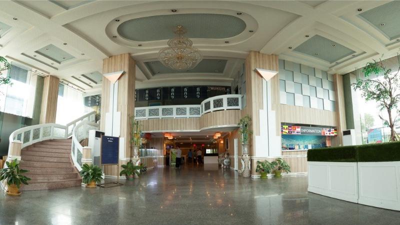 Bay Srinakarin Hotel